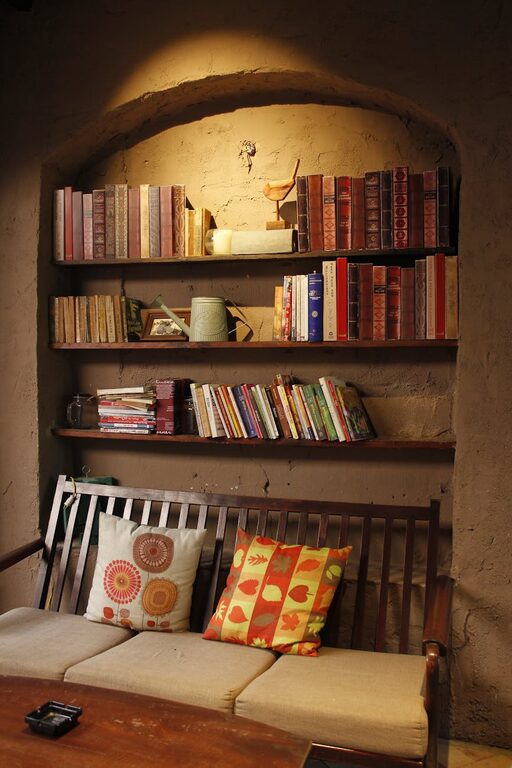 Tips for Creating a Cozy Reading Nook at Home